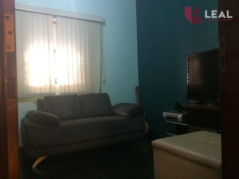 Casa, 3 quartos, 219 m² - Foto 1