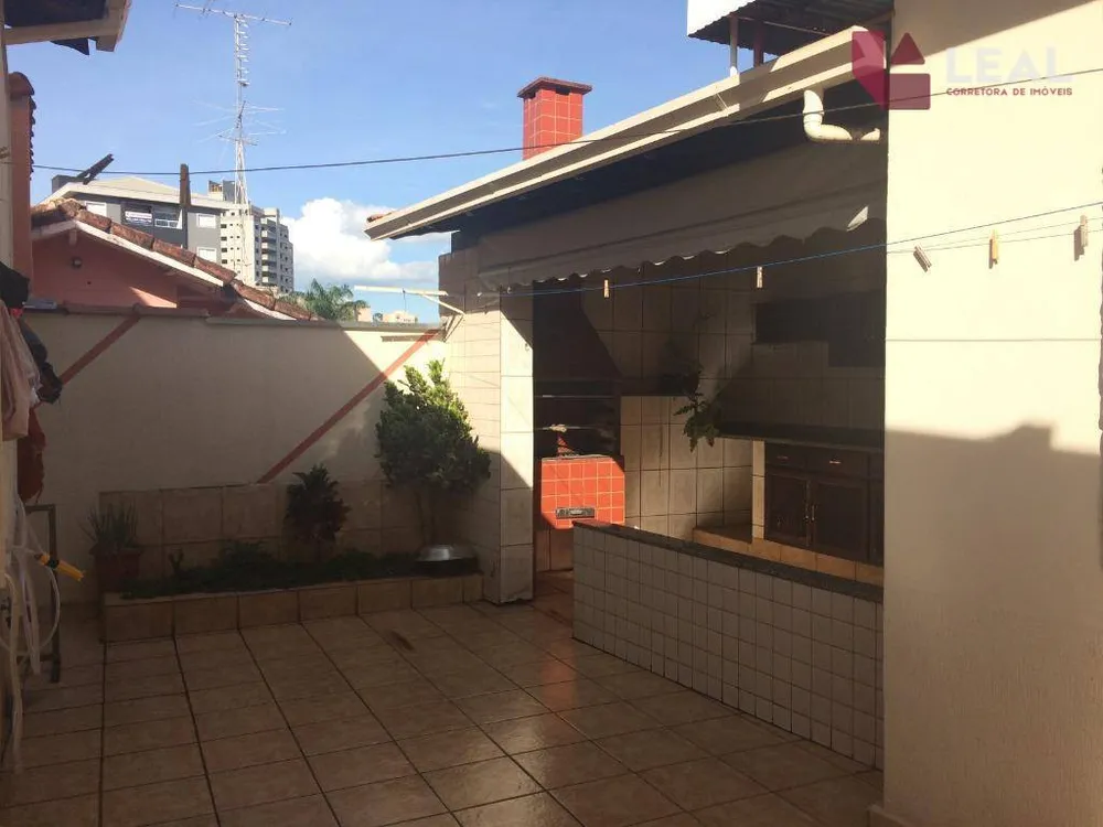 Casa, 3 quartos, 219 m² - Foto 10