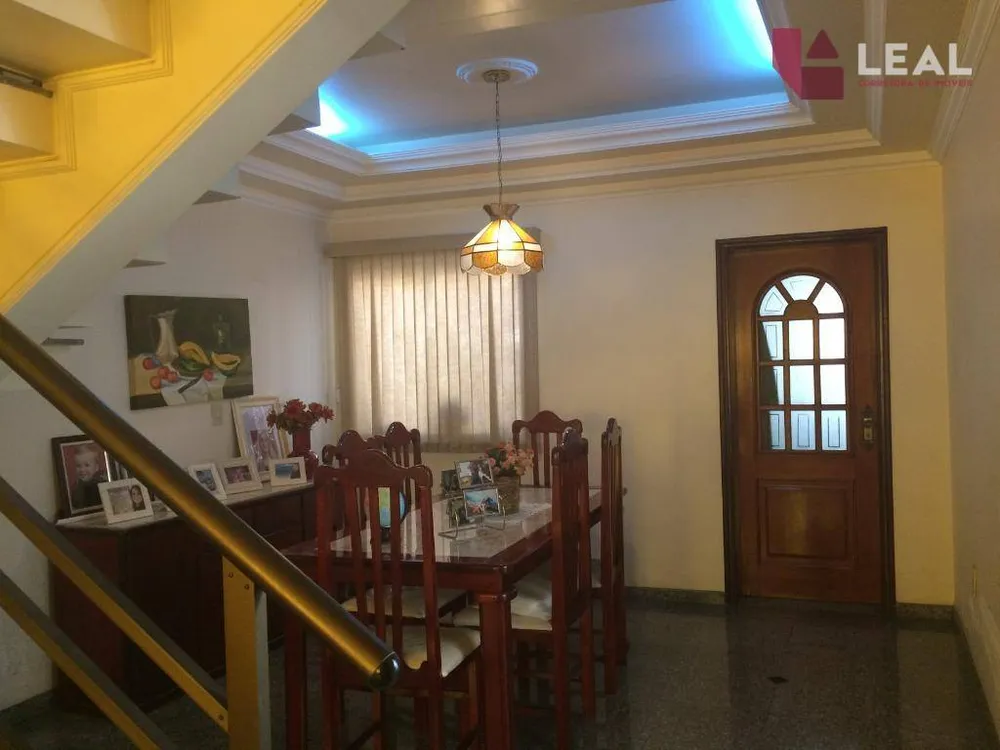 Casa, 3 quartos, 219 m² - Foto 1