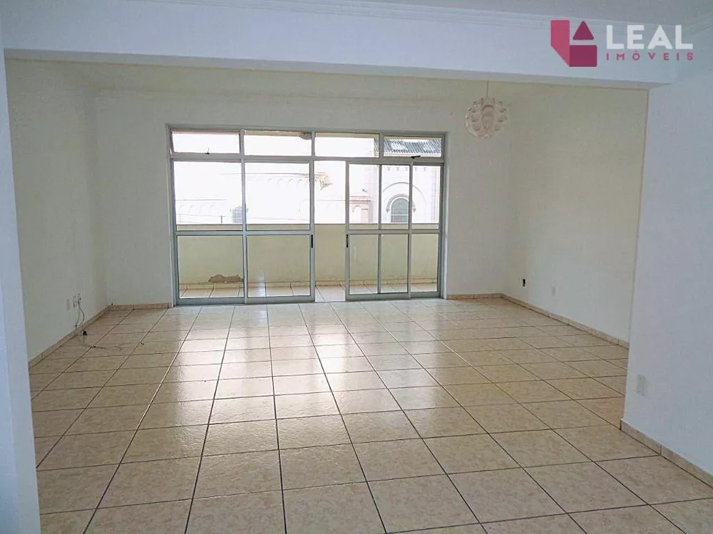 Apartamento, 3 quartos, 147 m² - Foto 2