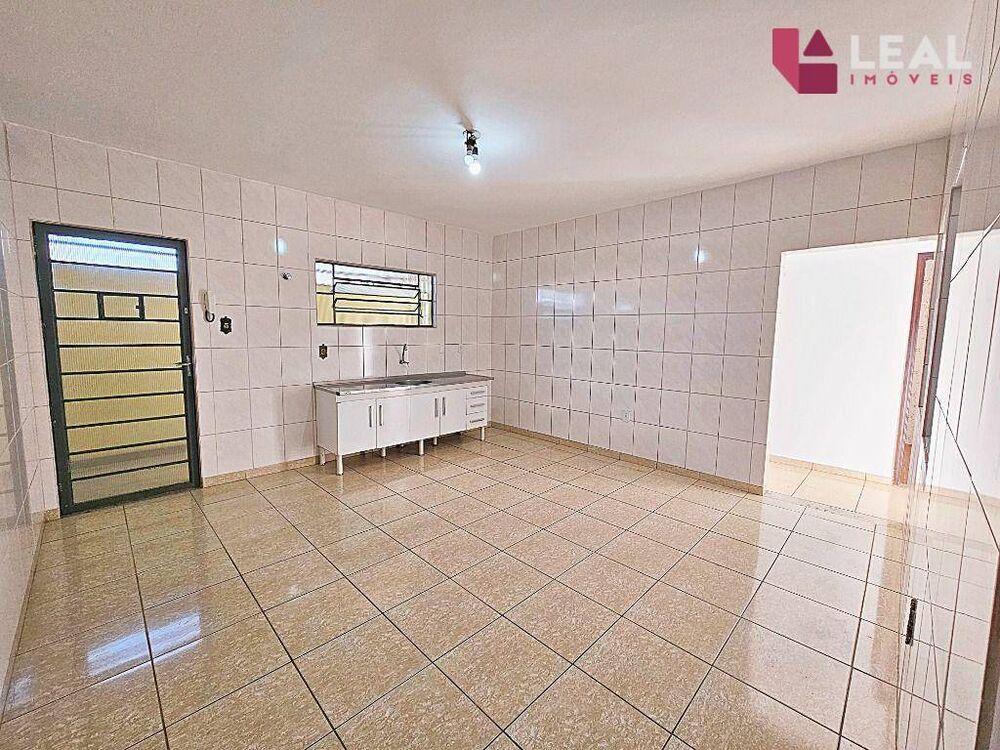 Apartamento para alugar com 4 quartos, 156m² - Foto 1