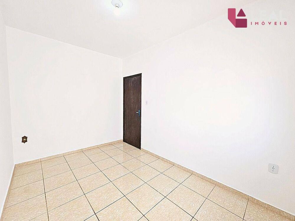 Apartamento para alugar com 4 quartos, 156m² - Foto 2