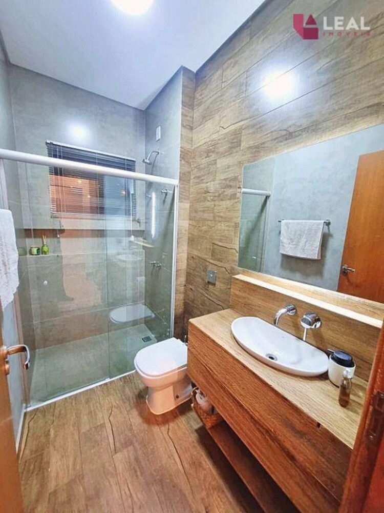 Casa de Condomínio à venda com 4 quartos, 235m² - Foto 3