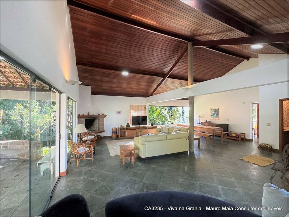 Casa à venda com 3 quartos, 434m² - Foto 1