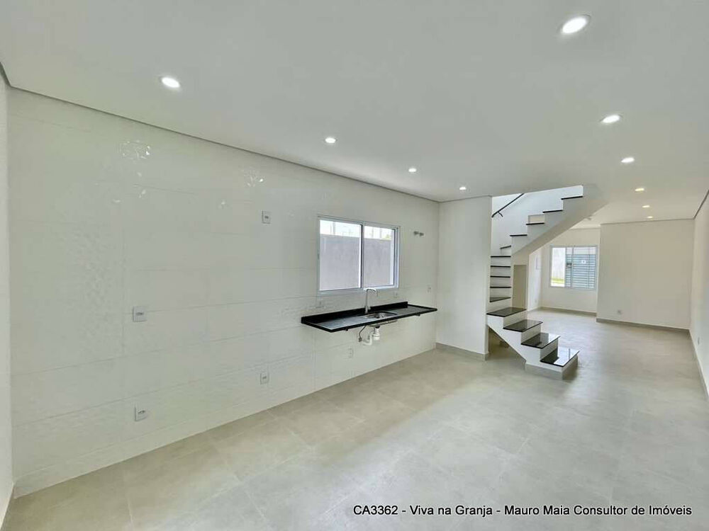 Casa à venda com 3 quartos, 96m² - Foto 2