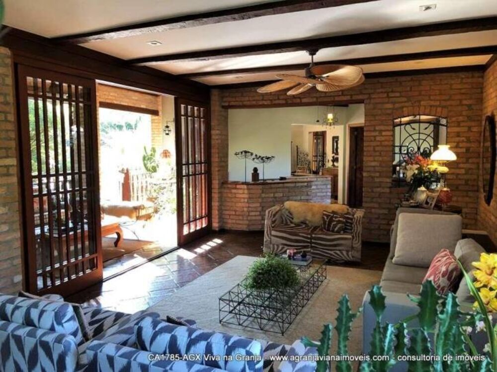 Casa de Condomínio à venda com 4 quartos, 450m² - Foto 1