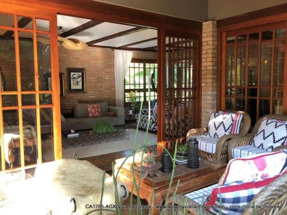 Casa de Condomínio à venda com 4 quartos, 450m² - Foto 2