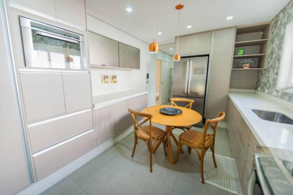 Casa de Condomínio à venda com 3 quartos, 360m² - Foto 2
