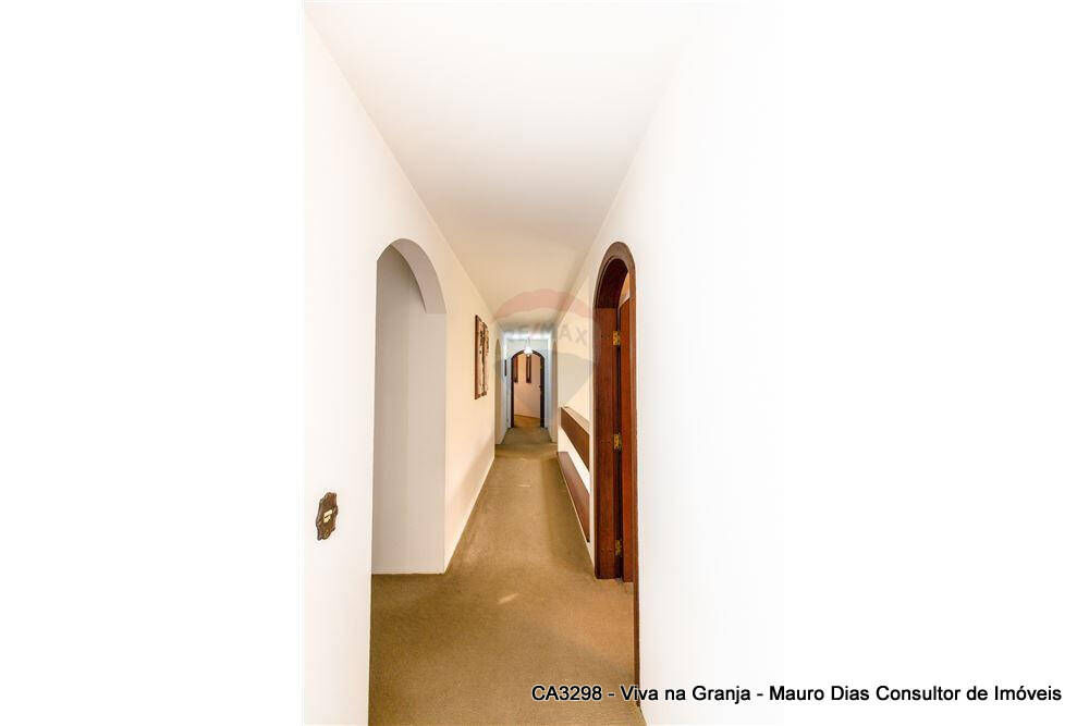 Casa à venda com 4 quartos, 1400m² - Foto 2