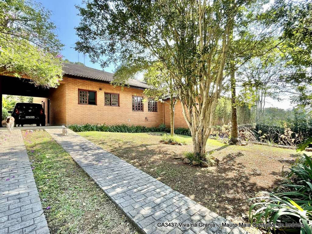Casa à venda e aluguel com 5 quartos, 923m² - Foto 1