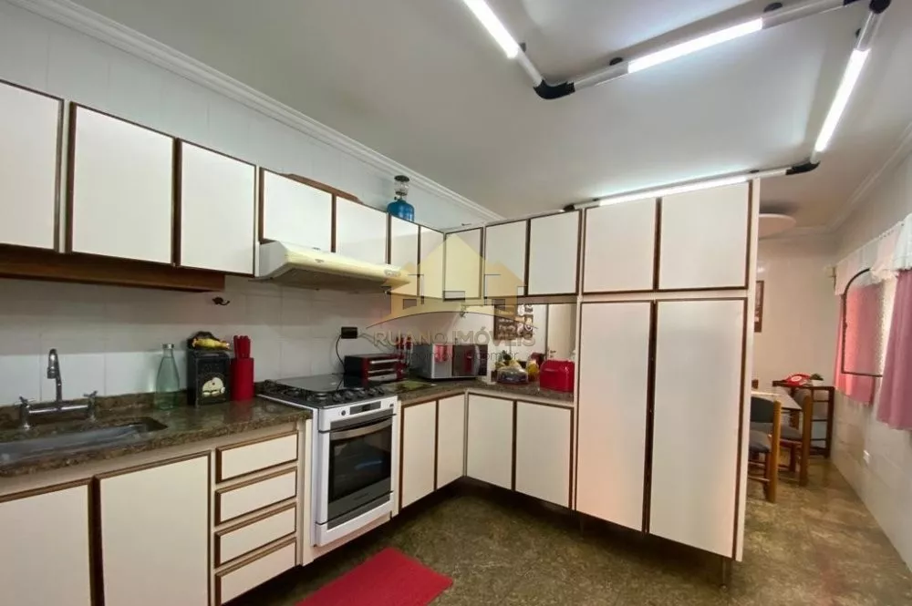 Sobrado à venda com 3 quartos, 250m² - Foto 3