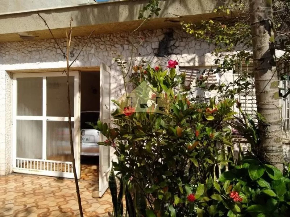 Casa à venda com 3 quartos, 120m² - Foto 1