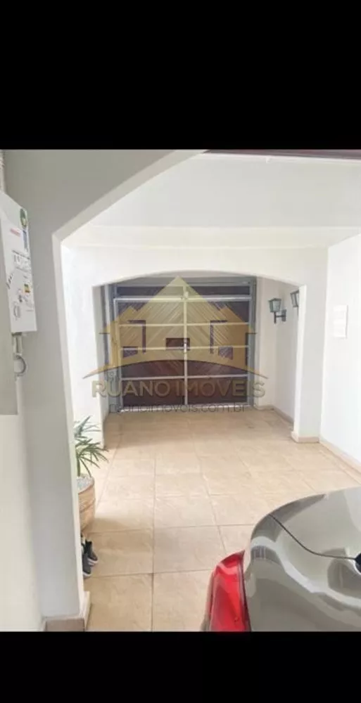 Casa à venda com 3 quartos, 161m² - Foto 2