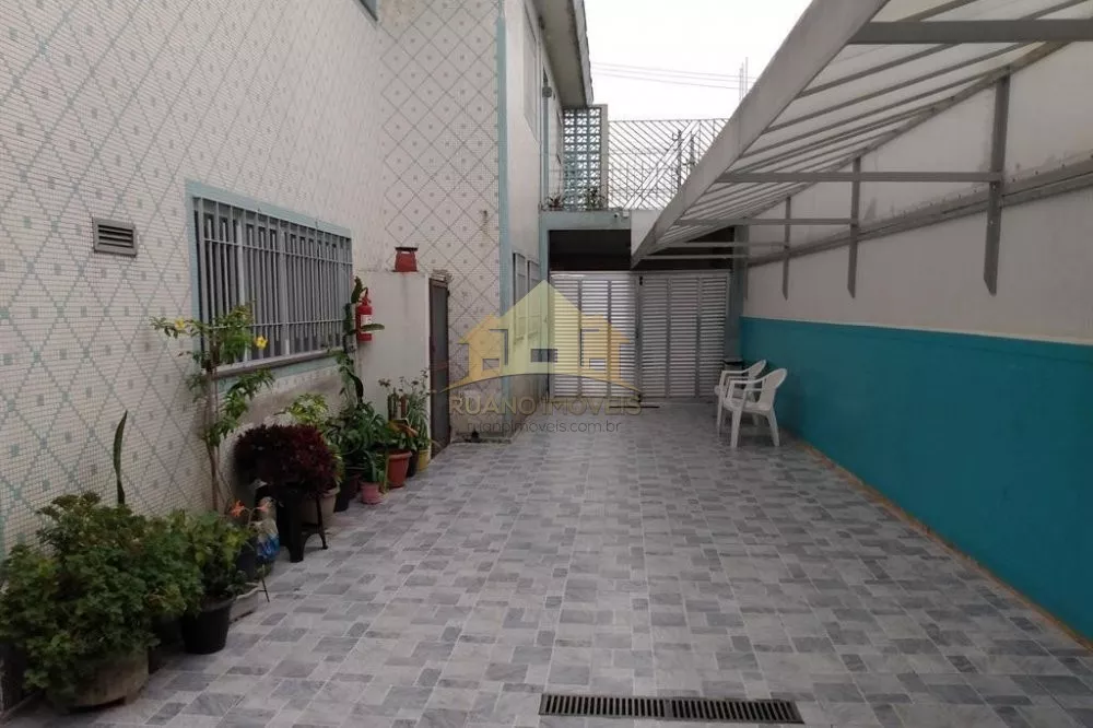 Sobrado à venda com 4 quartos, 300m² - Foto 2