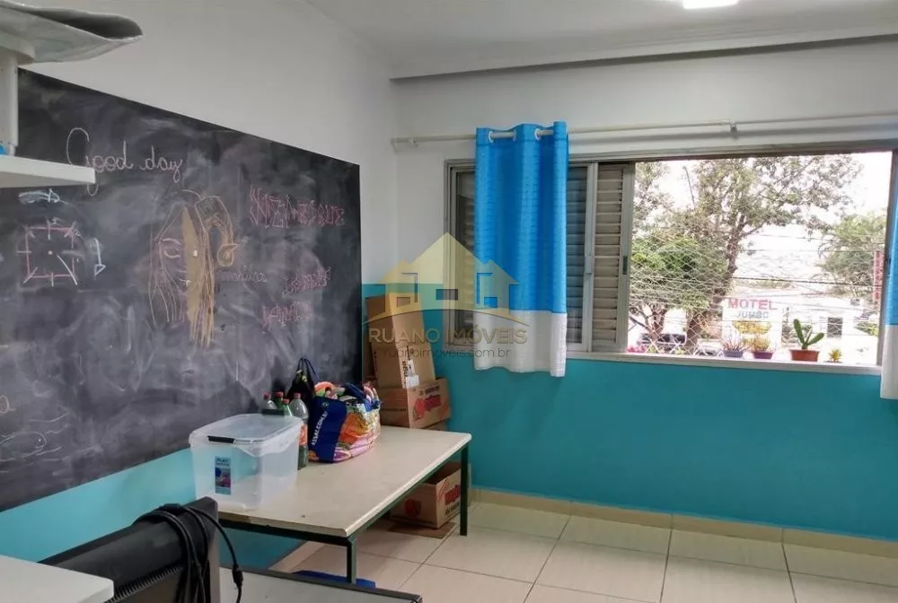 Sobrado à venda com 4 quartos, 300m² - Foto 3