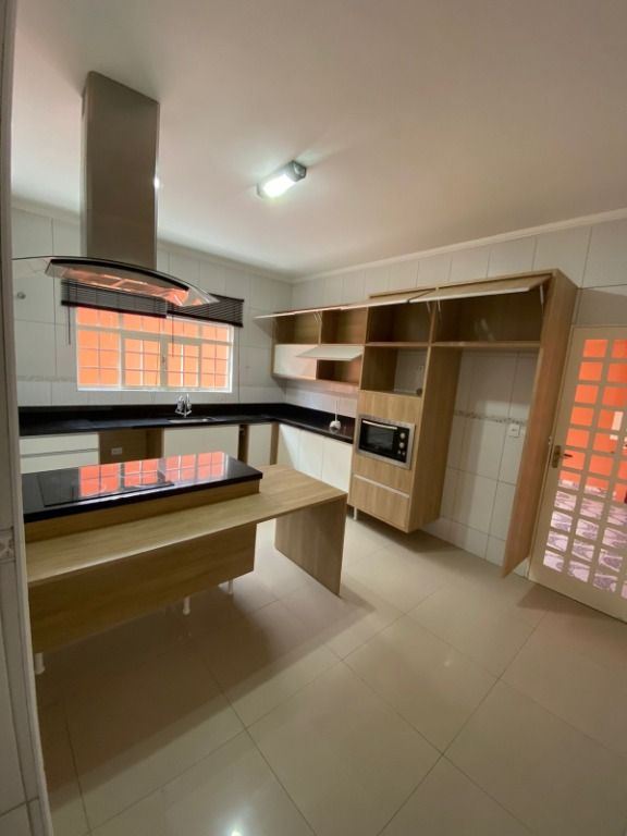 Sobrado para alugar com 3 quartos, 137m² - Foto 2