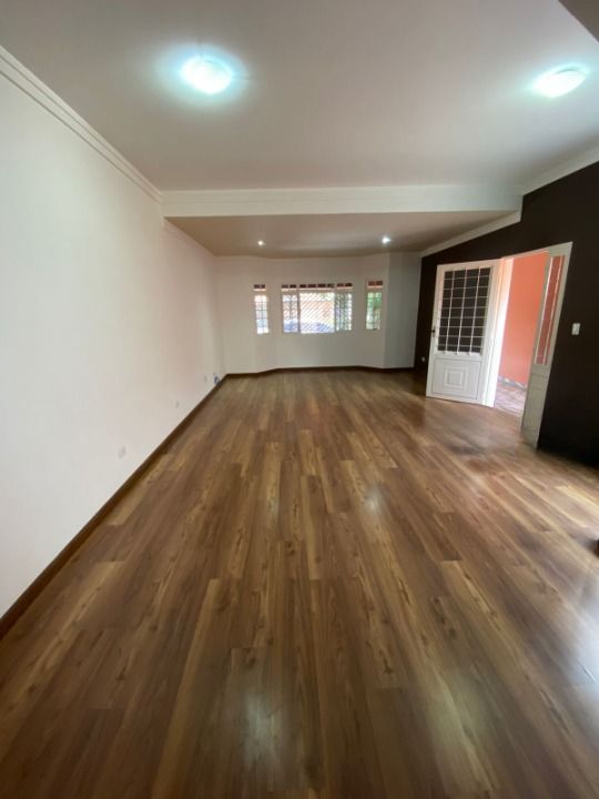 Sobrado para alugar com 3 quartos, 137m² - Foto 1