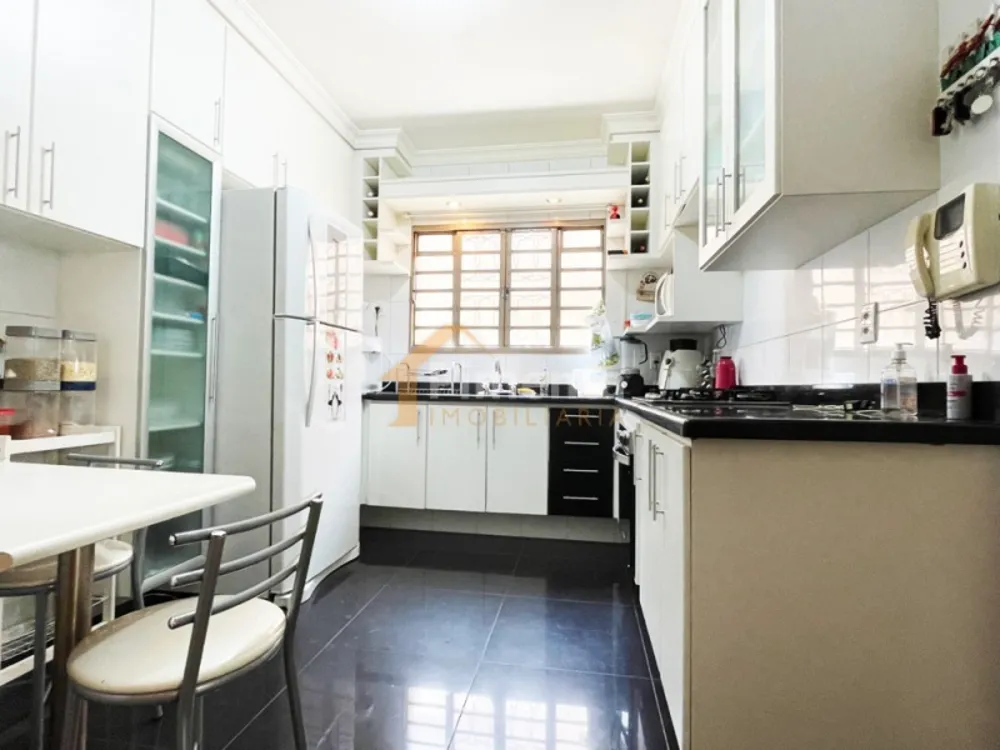 Casa, 3 quartos, 380 m² - Foto 2
