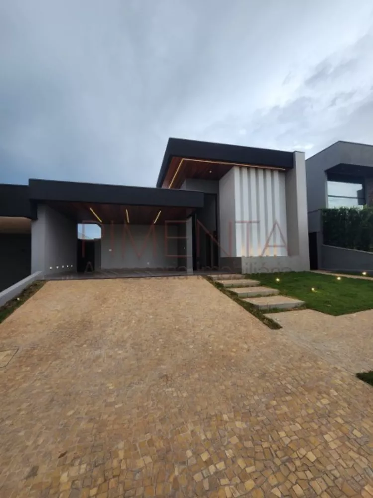 Casa de Condomínio à venda com 3 quartos, 350m² - Foto 1