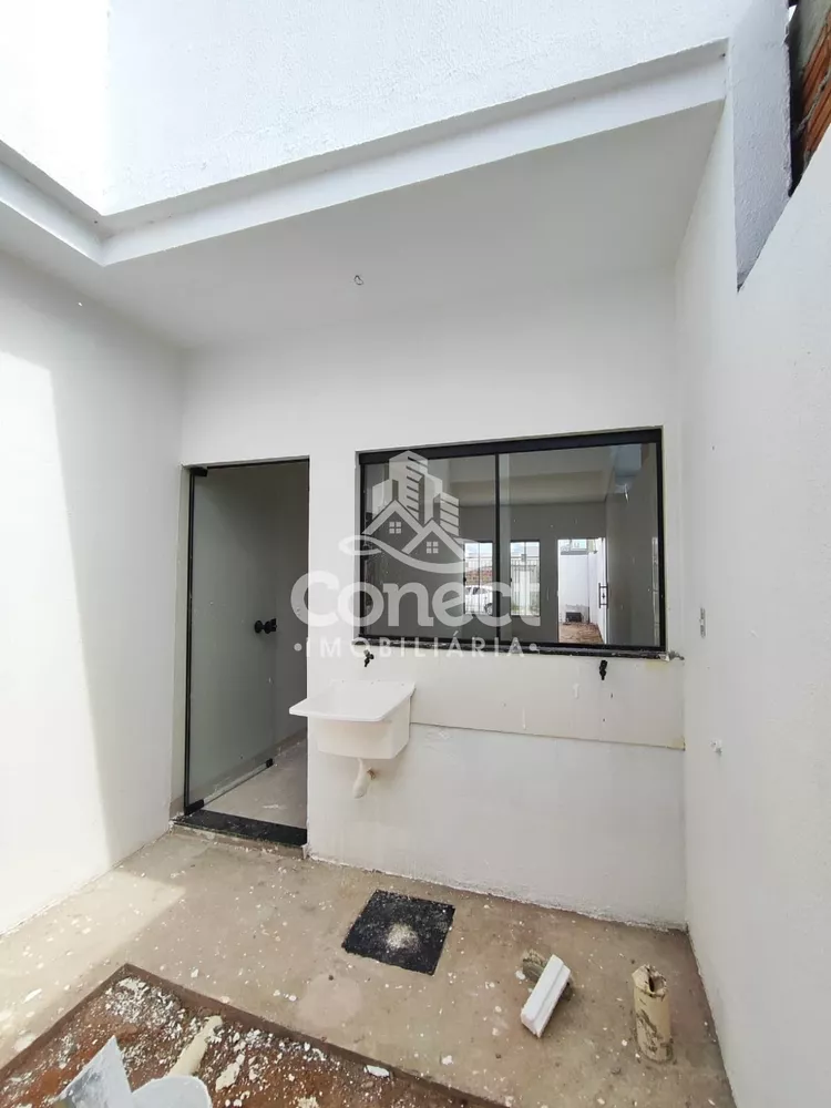 Casa à venda com 2 quartos, 60m² - Foto 4