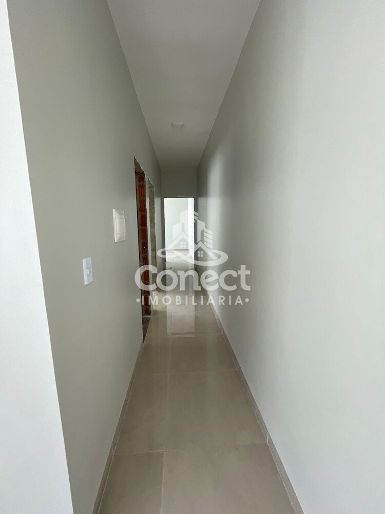 Casa à venda com 2 quartos, 70m² - Foto 1