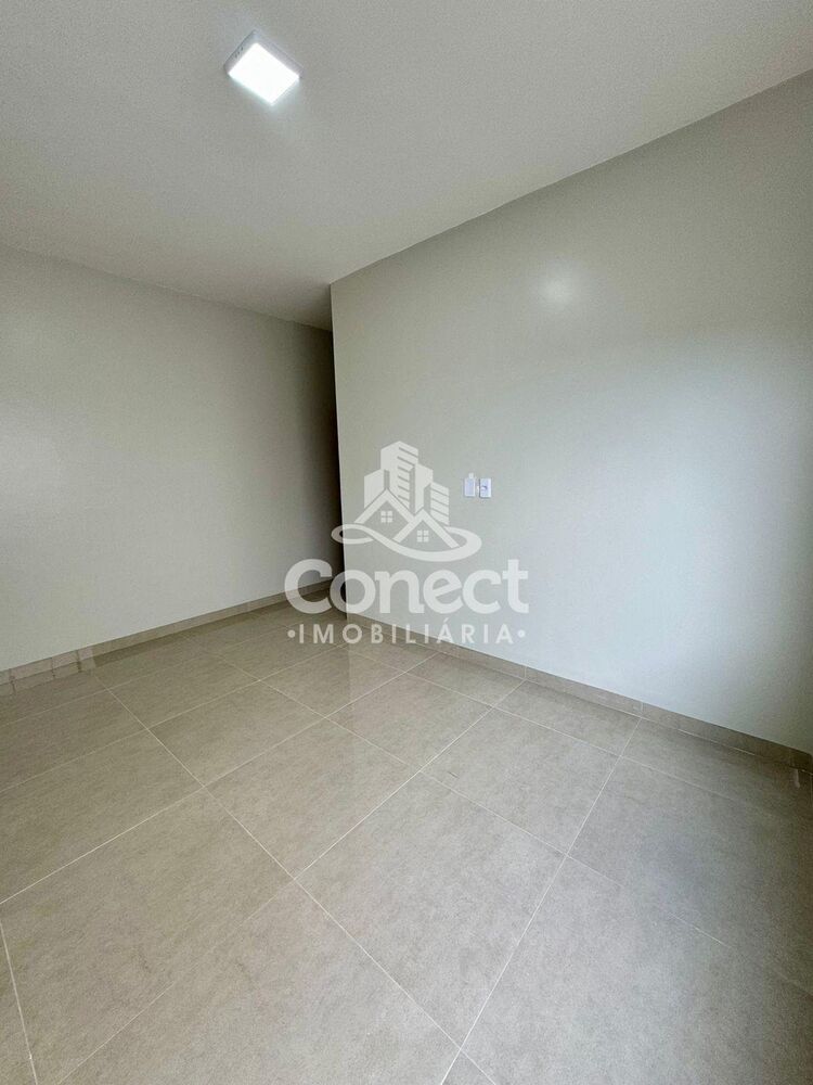 Casa à venda com 2 quartos, 70m² - Foto 4