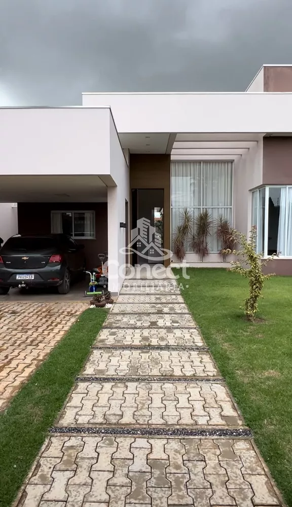 Casa à venda com 3 quartos, 900m² - Foto 1