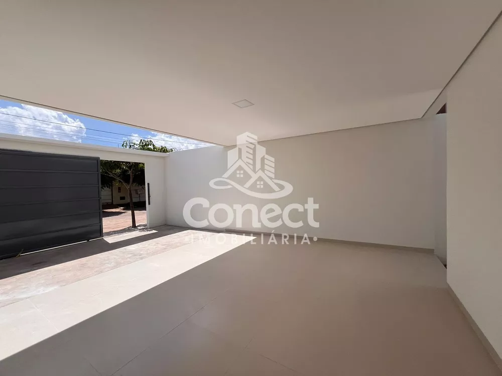 Casa à venda com 3 quartos, 138m² - Foto 2