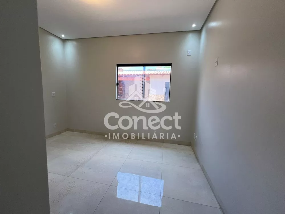 Casa à venda com 2 quartos, 100m² - Foto 2