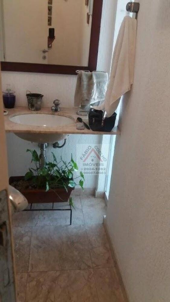 Sobrado à venda com 4 quartos, 258m² - Foto 2
