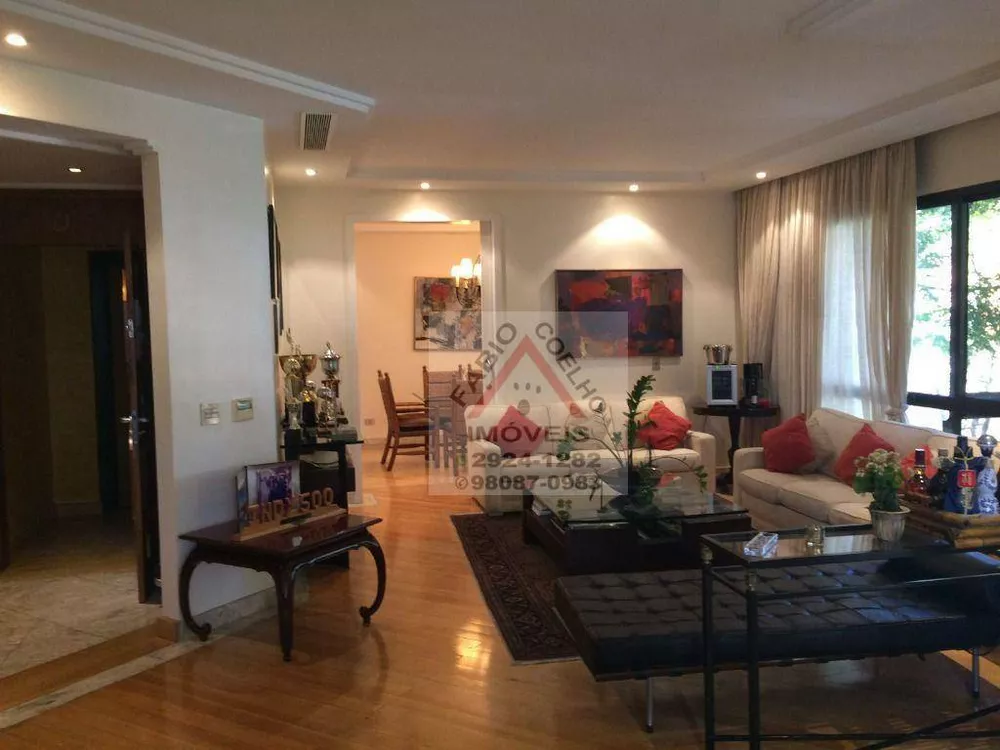 Apartamento à venda com 4 quartos, 275m² - Foto 1