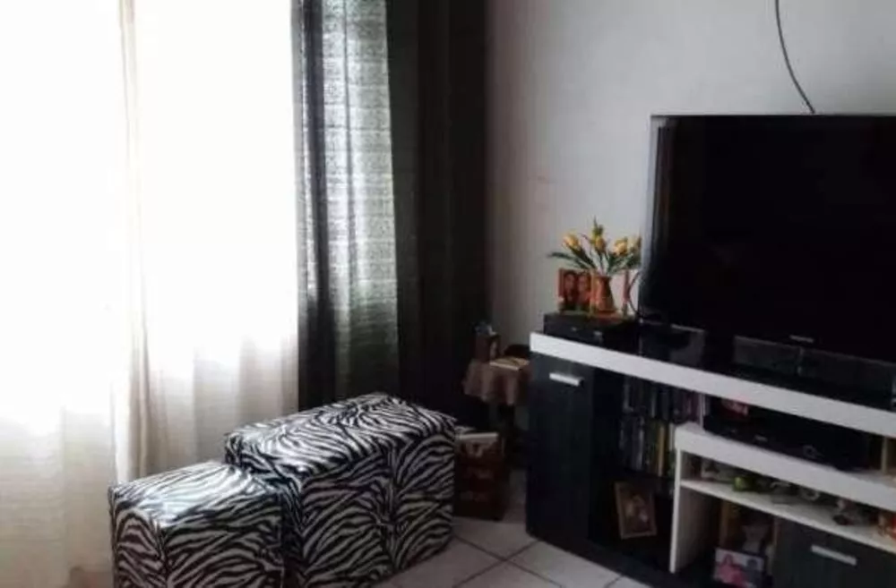 Casa à venda com 3 quartos, 100m² - Foto 1