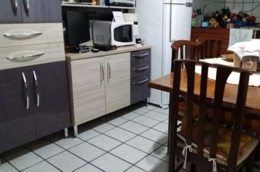 Casa à venda com 3 quartos, 100m² - Foto 3