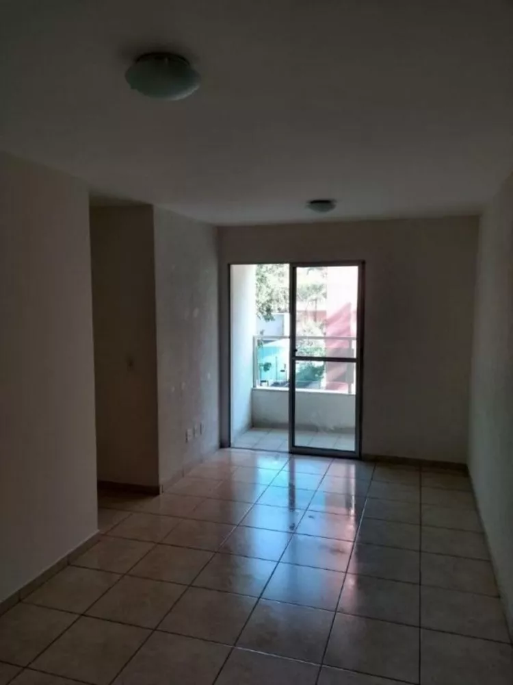 Apartamento à venda com 3 quartos, 67m² - Foto 3