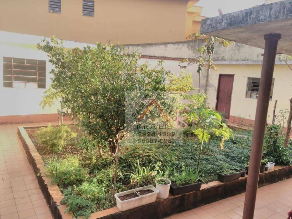 Sobrado, 3 quartos, 218 m² - Foto 2