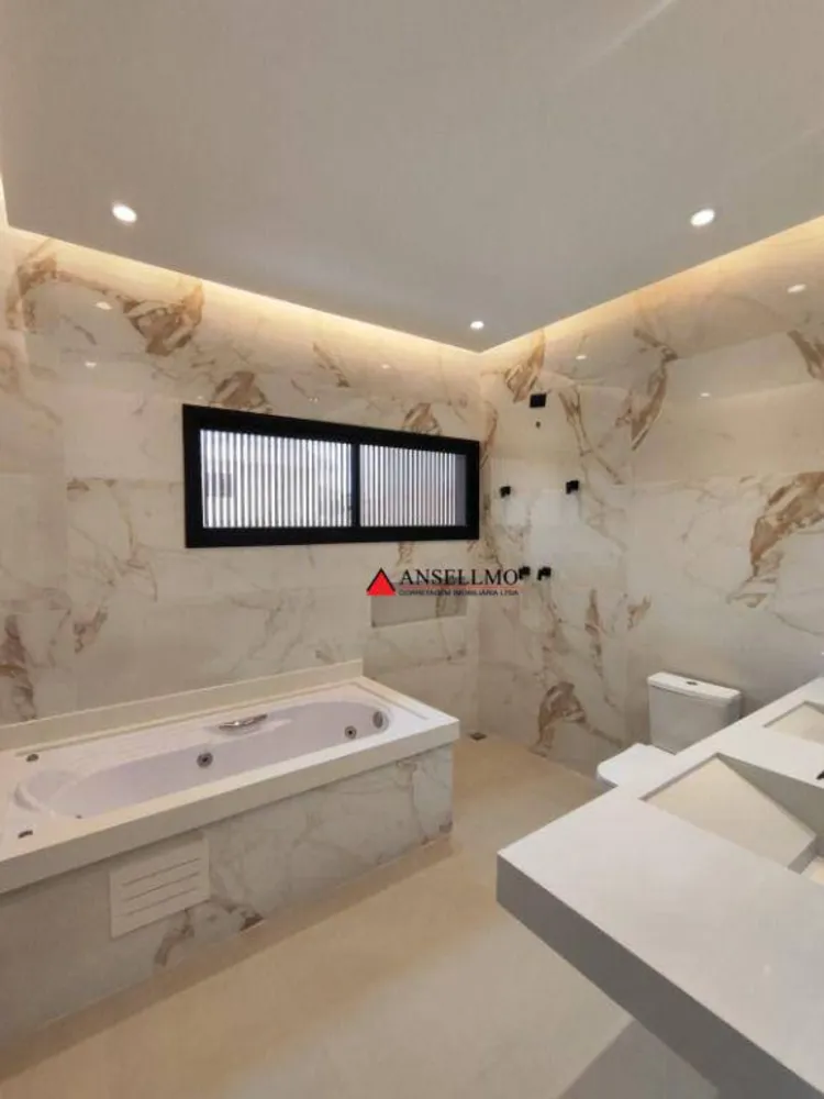 Sobrado, 3 quartos, 297 m² - Foto 1