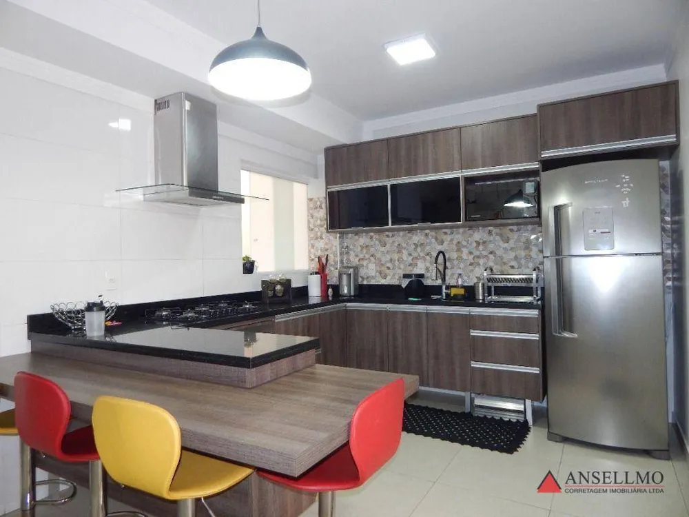 Sobrado, 3 quartos, 194 m² - Foto 3