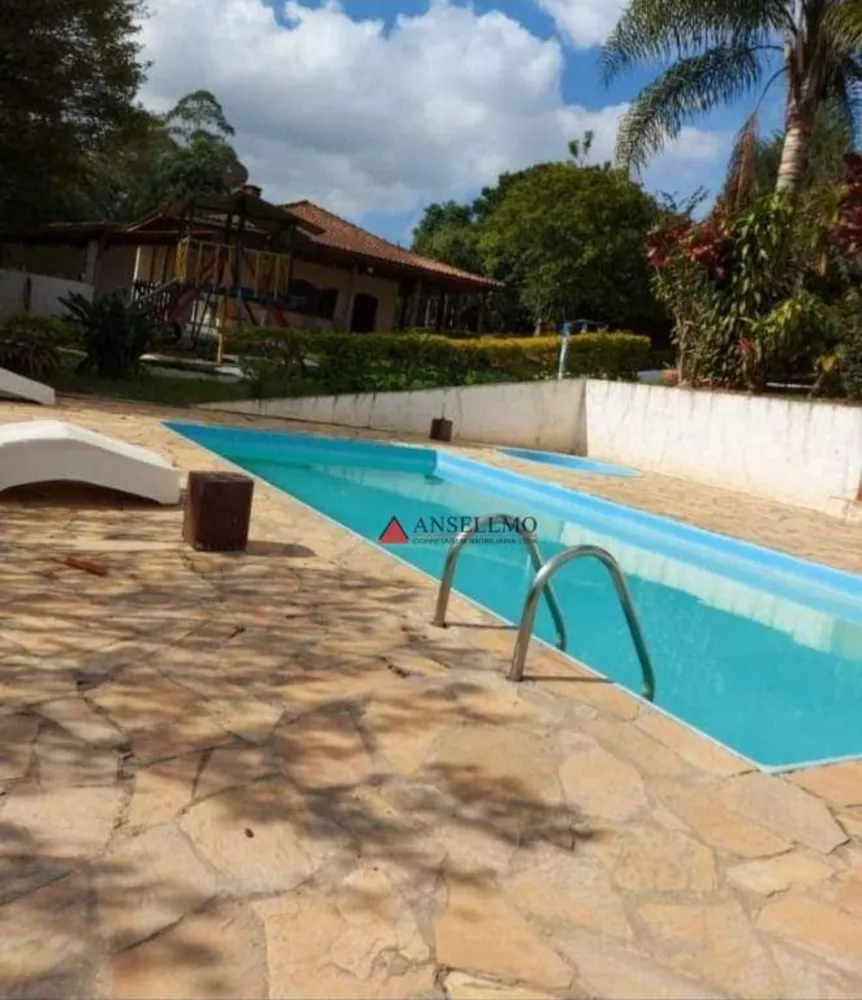 Chácara, 4 quartos, 2500 m² - Foto 1