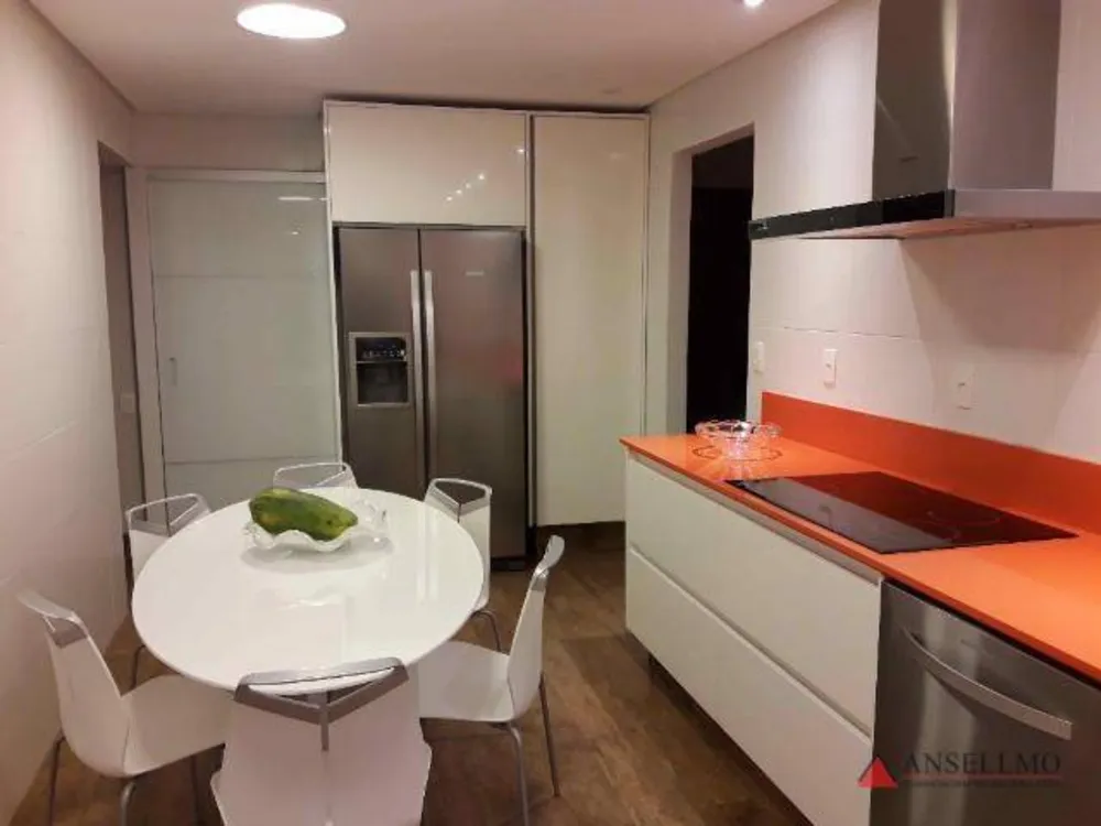 Apartamento, 3 quartos, 242 m² - Foto 1