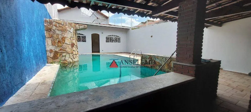 Sobrado, 3 quartos, 488 m² - Foto 1