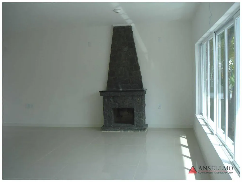 Casa, 3 quartos, 243 m² - Foto 2