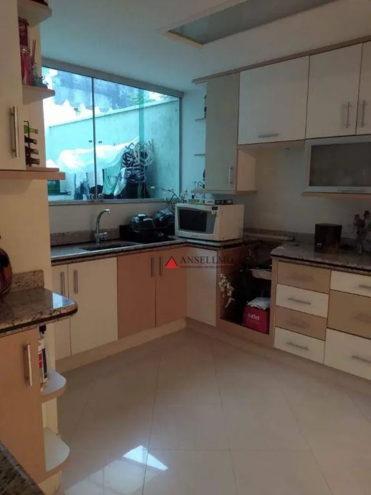 Sobrado, 3 quartos, 318 m² - Foto 1