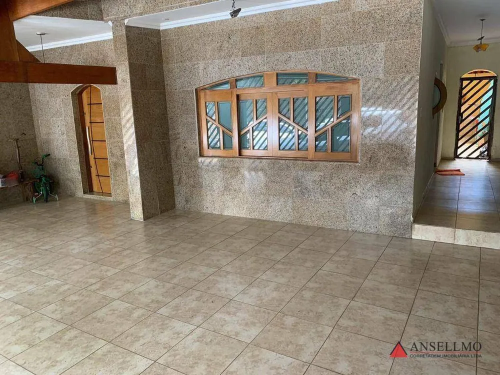 Sobrado, 4 quartos, 240 m² - Foto 1