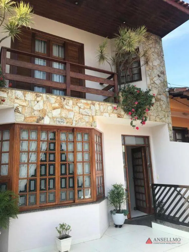 Sobrado, 4 quartos, 253 m² - Foto 1