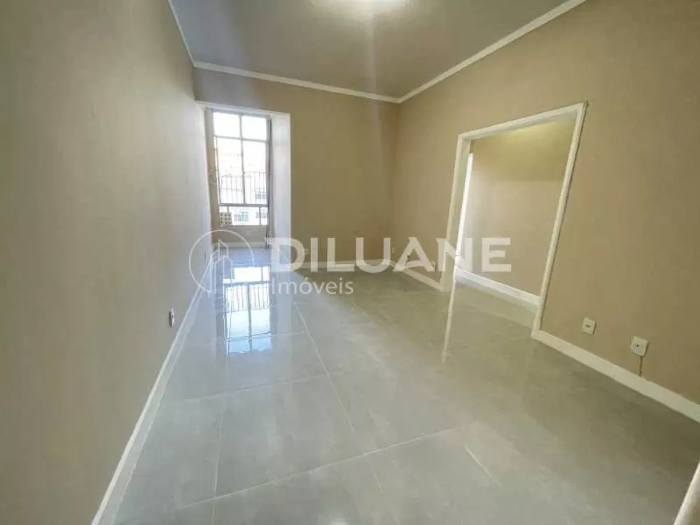 Apartamento à venda com 3 quartos, 100m² - Foto 1