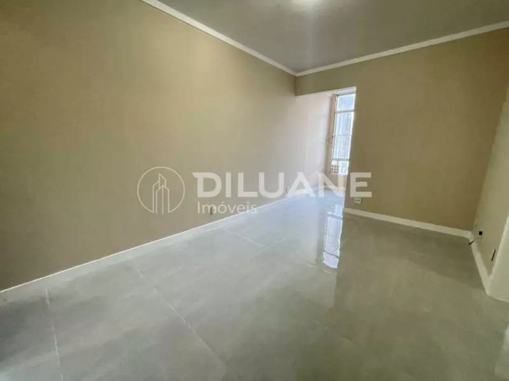 Apartamento à venda com 3 quartos, 100m² - Foto 2