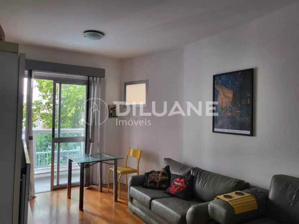 Apartamento à venda com 2 quartos, 79m² - Foto 2