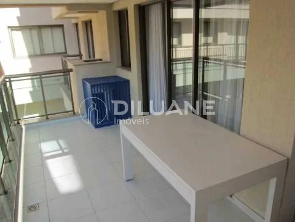 Apartamento à venda com 3 quartos, 100m² - Foto 1