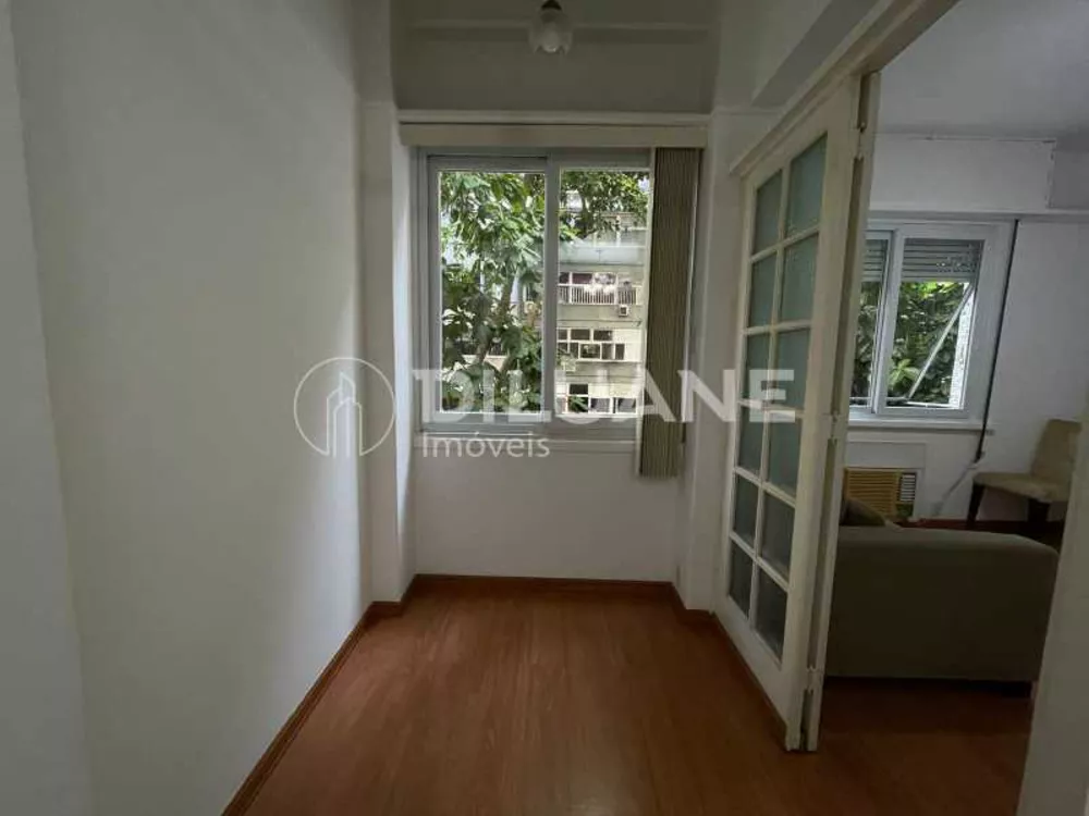 Apartamento à venda com 2 quartos, 70m² - Foto 3