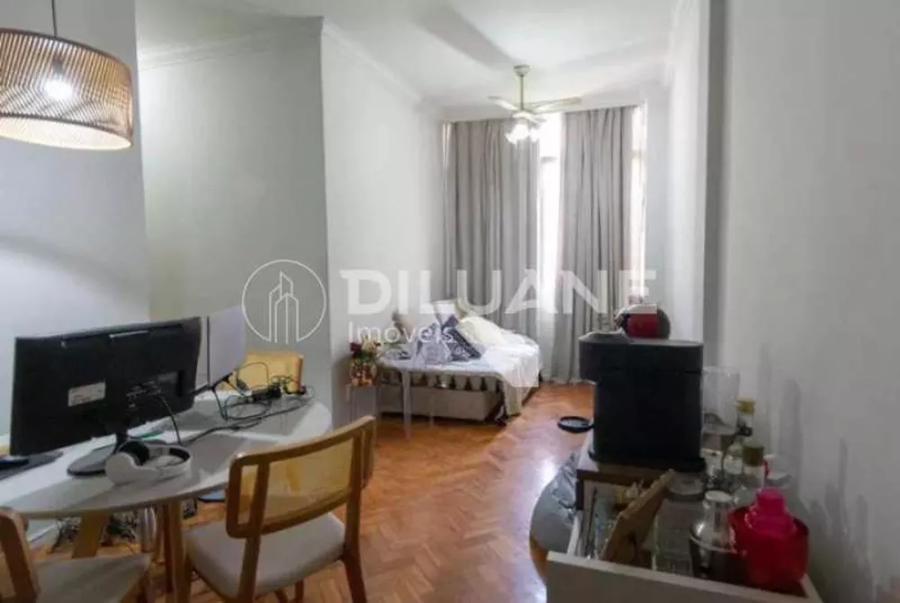 Apartamento à venda com 2 quartos, 70m² - Foto 2